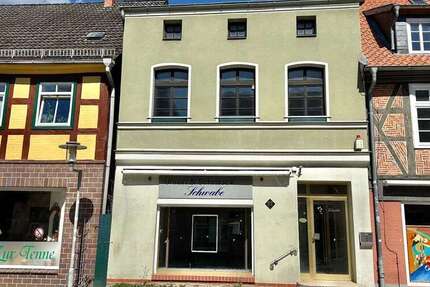 Haus zum Kaufen in BoizenburgElbe 170.000 € 194 m² 7 zimmer