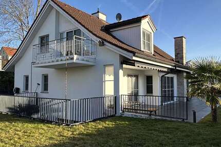 Haus zum Kaufen in Grenzach-Wyhlen 1.099.999 € 256 m² 7 zimmer