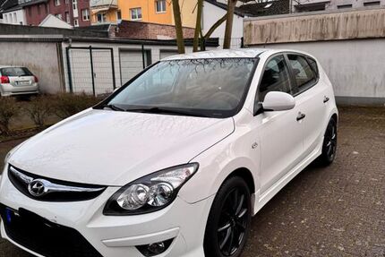 Hyundai i30 141.300 km 3.690 &euro; Neuss 41462