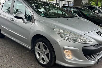 Peugeot 308 132.400 km 2.900 &euro; Mannheim 68309