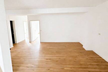 Wohnung Künzell - 3 Zimmer, 150 m&sup2;, 920&euro; | Angebot:26376580