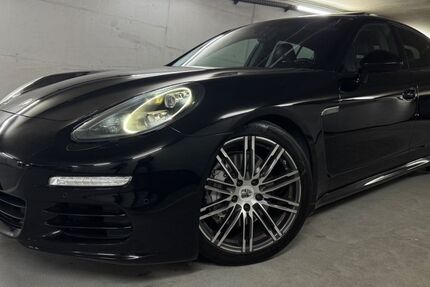 Porsche Panamera 137.000 km 35.900 &euro; Wiesbaden 65199