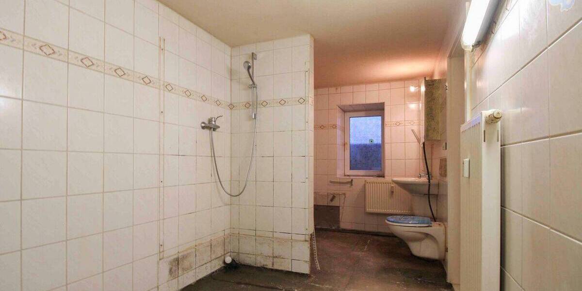 Etagenwohnung Chemnitz Kappel - 3 Zimmer, 99 m&sup2;, 98.000&euro; | Angebot:26513700