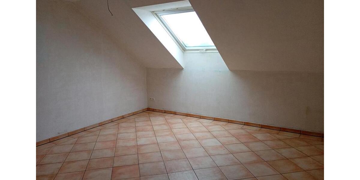 Dachgeschoßwohnung Tann (Rhön) - 3.5 Zimmer, 132 m&sup2;, 1.050&euro; | Angebot:25636441