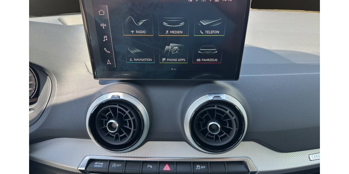 Audi Q2 35 TFSI S line S Tronic/Kamera/PDC/ACC/SHZG/LED 7.197 km 29.440 &euro; Bamberg 96052