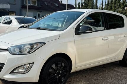 Hyundai i20 140.000 km 4.900 € Saarbrücken 66115