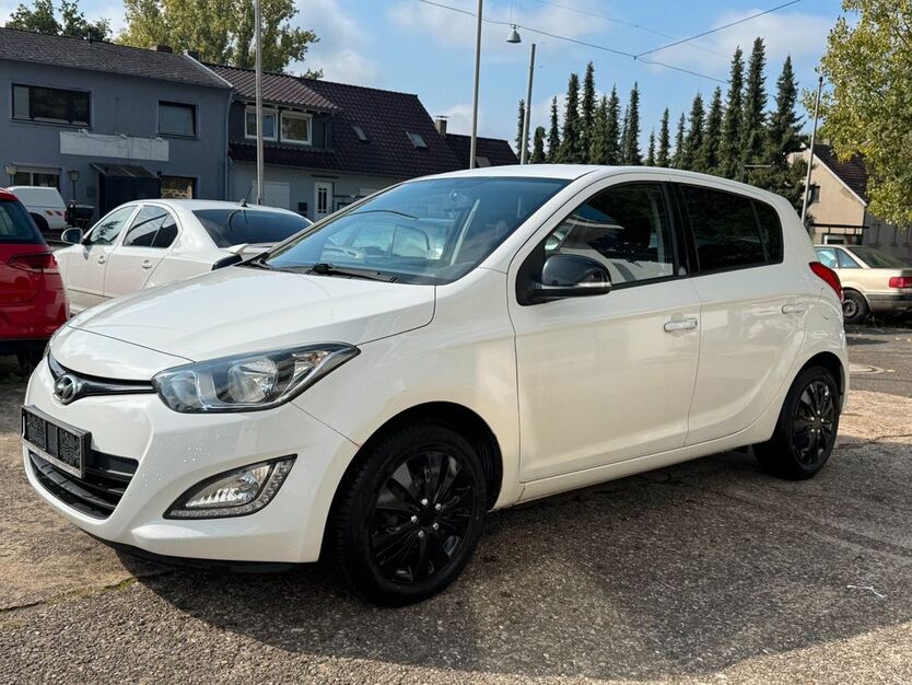 Hyundai i20 140.000 km 4.900 € Saarbrücken 66115