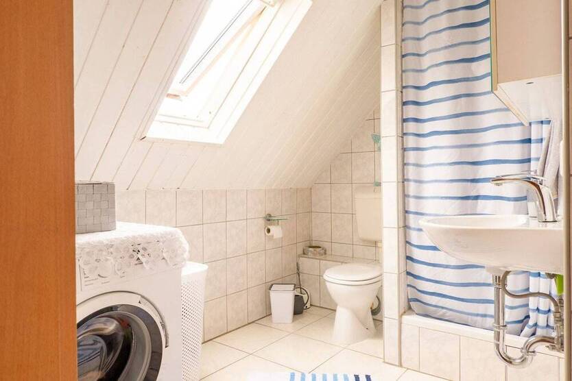 Großzügige Dachgeschoßwohnung in ruhiger Lage