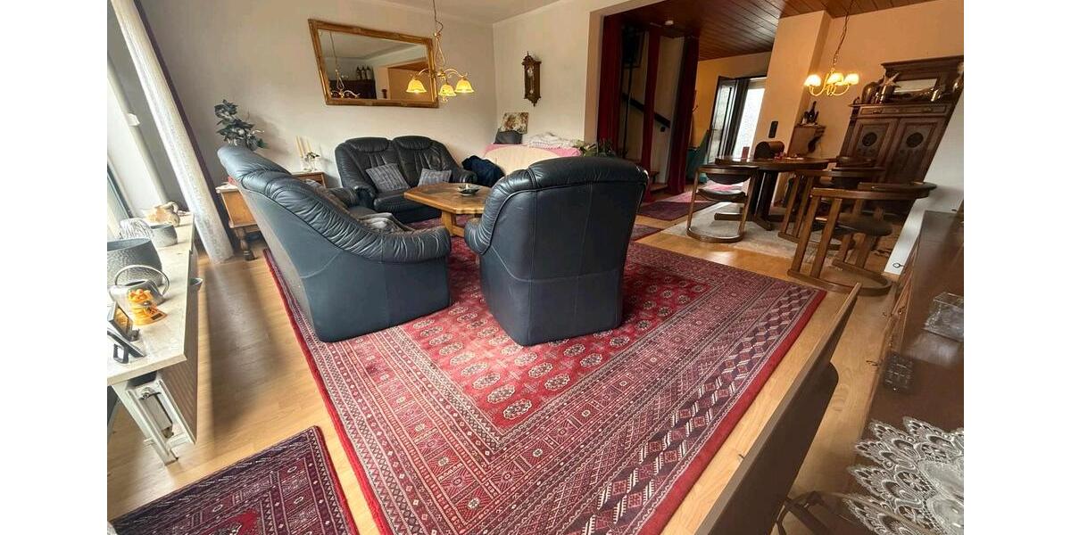 Reihenhaus Bornheim - 8 Zimmer, 137 m&sup2;, 440.000&euro; | Angebot:25422676