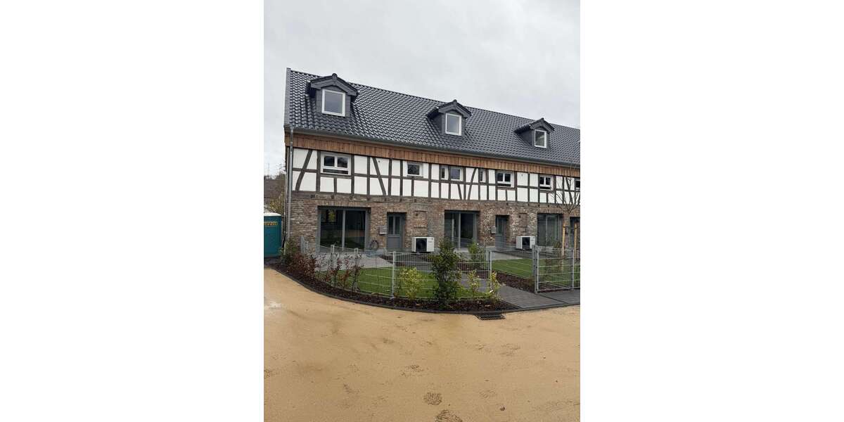 Haus zum Mieten in Hennef 1.650 € 104 m² 4 zimmer