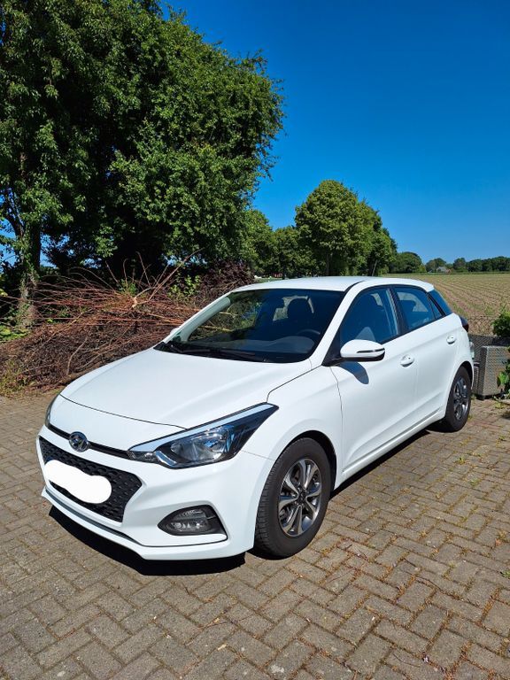 i20