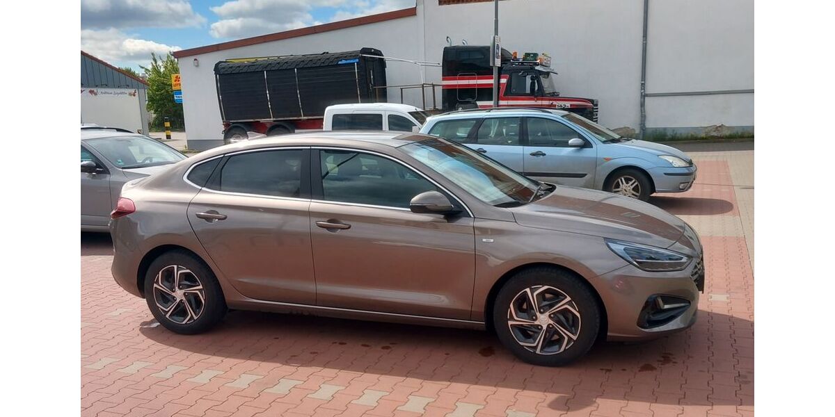 Hyundai i30 66.000 km 18.000 € Vollratsruhe 17194