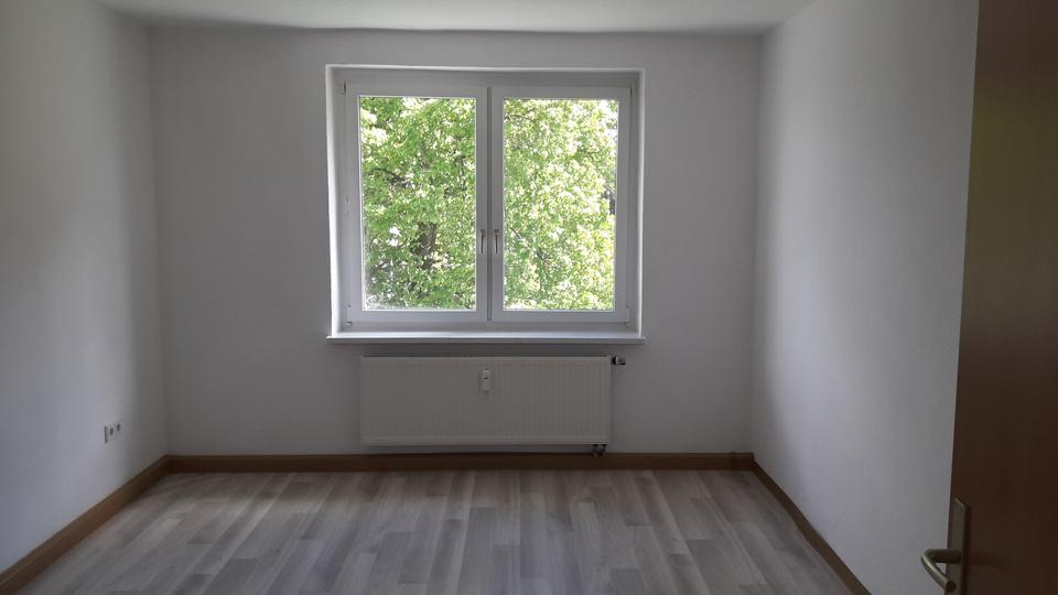 Erdgeschoßwohnung Meuselwitz - 2 Zimmer, 48 m&sup2;, 257&euro; | Angebot:25850626