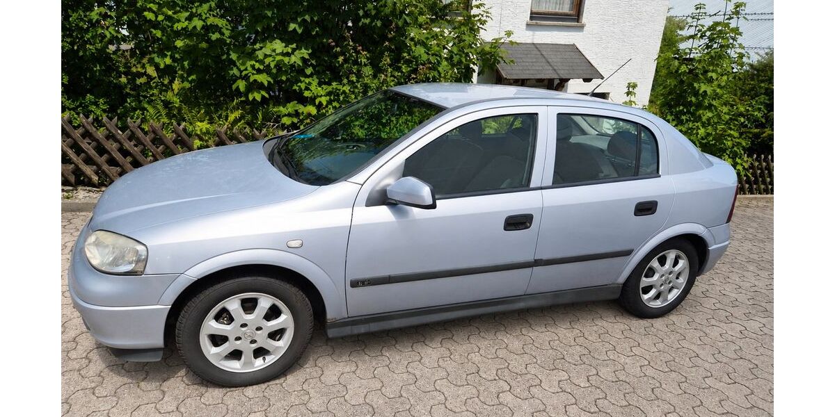 Opel Astra 143.000 km 2.150 &euro; Albstadt 72461