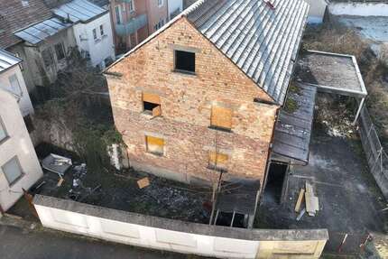 Haus zum Kaufen in Neu-Ulm 580.000 € 390 m²