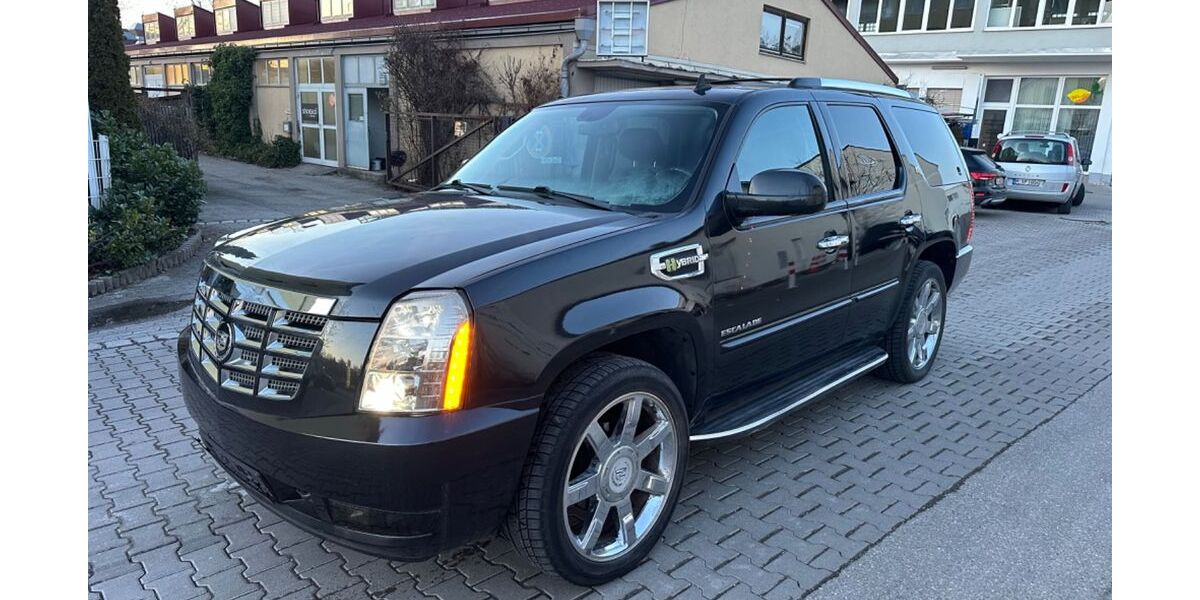 Cadillac Escalade 199.000 km 12.300 &euro; München 80939