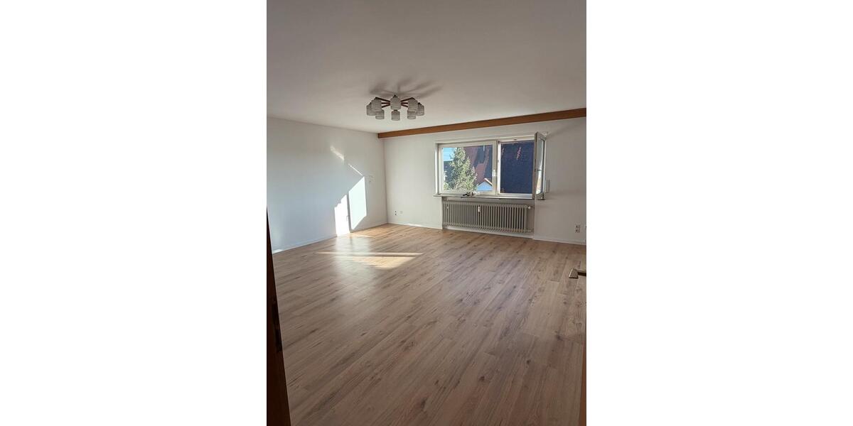 Etagenwohnung Rutesheim - 5 Zimmer, 123 m&sup2;, 1.350&euro; | Angebot:25393821