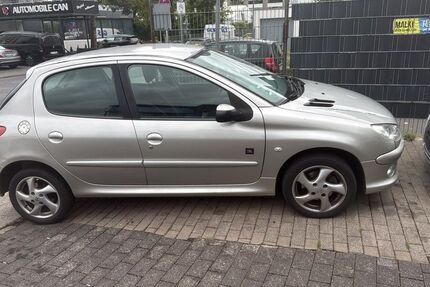 Peugeot 206 170.000 km 1.800 &euro; Wiesbaden 65191