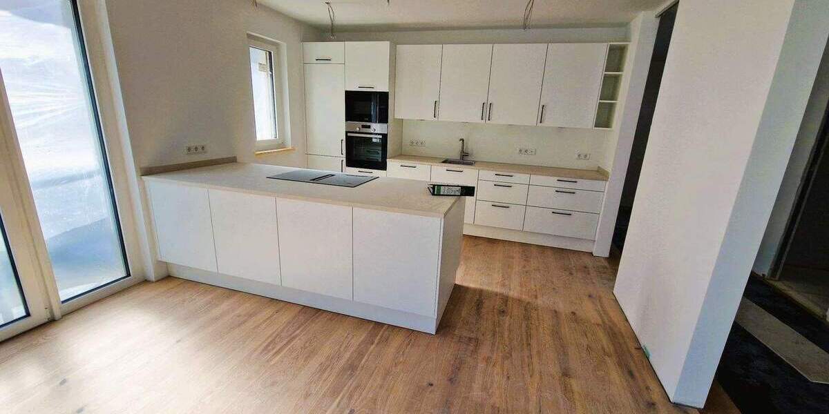 In Uni- Nähe, ansprechend und barrierefrei, 4 - Zi.- Wohnung mit großer Terrasse und TG- Stellplatz 4 zimmer