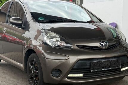 Toyota Aygo (X) 165.000 km 2.998 &euro; Euskirchen 53879