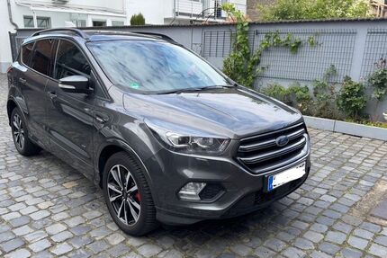 Ford Kuga 102.762 km 19.000 &euro; Troisdorf 53842