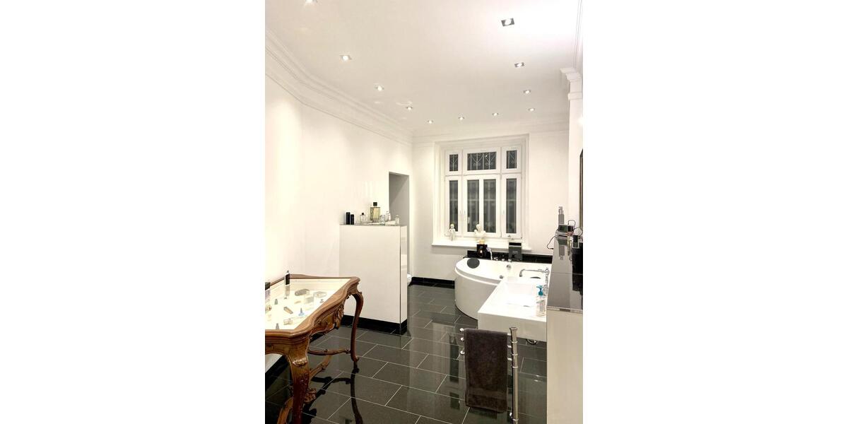 Villa Holzkirchen - 18 Zimmer, 600 m&sup2;, 1.250.000&euro; | Angebot:26960651