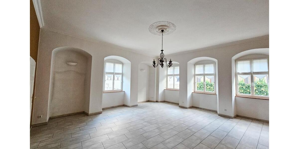 Wohnen mit Blick auf’s Schloss – traumhafte Wohnung am Markt in Schwarzenberg! 3 zimmer