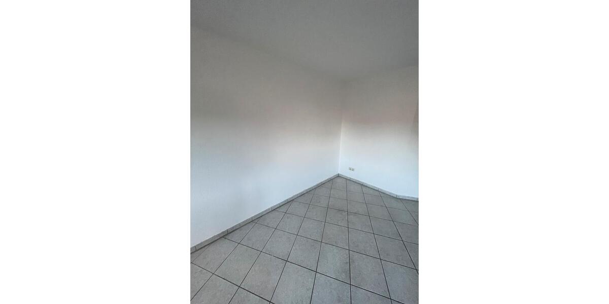 Erdgeschoßwohnung Reinsdorf - 1 Zimmer, 30 m&sup2;, 300&euro; | Angebot:26253219