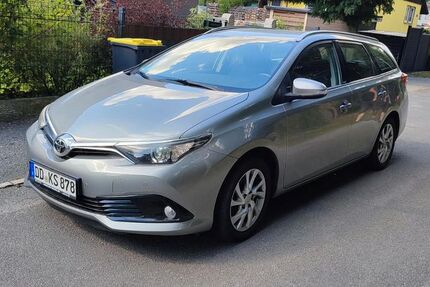 Toyota Auris 99.999 km 11.500 &euro; Radeberg 01454