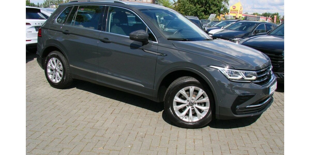 VW Tiguan 1.5TSI Elegance IQ.DRIVE ACC Navi Kamera 37.339 km 29.980 &euro; Falkensee 14612