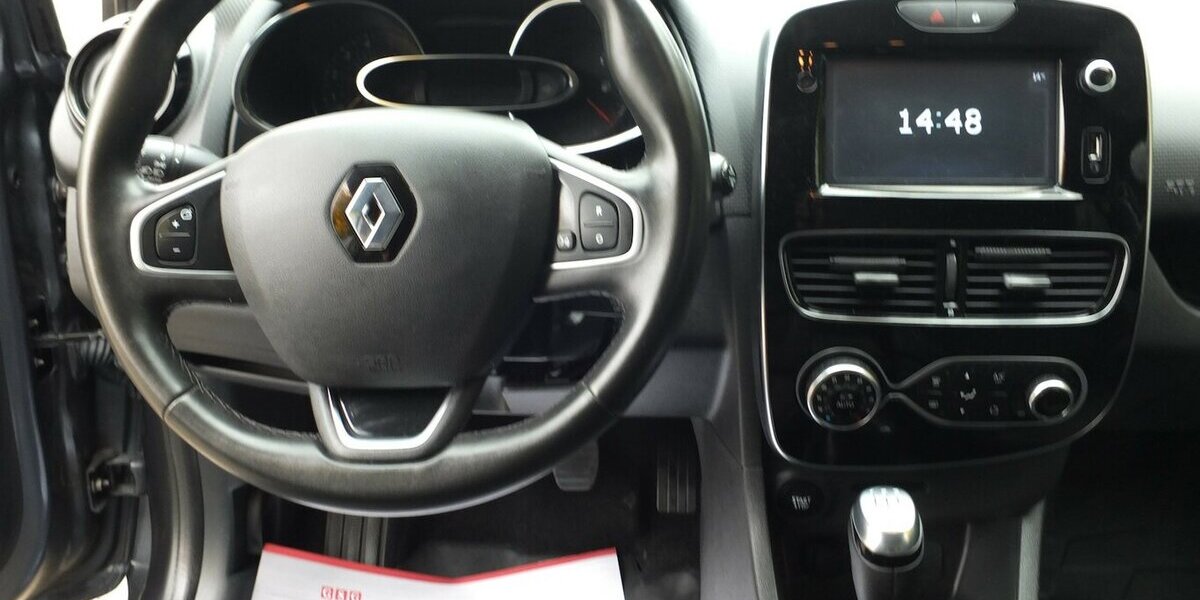 Renault Clio EXPRESSION NAVI PARCTRONIC START-STOP 118.021 km 7.680 &euro; Köln 50858