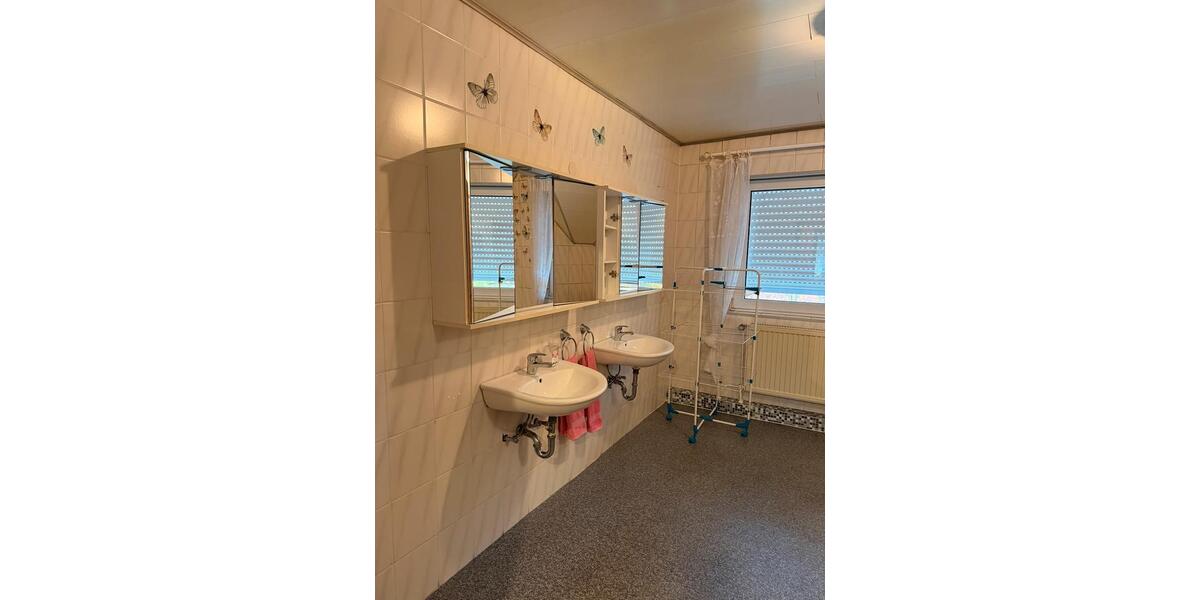 Dachgeschoßwohnung Dörpen - 5 Zimmer, 80 m&sup2;, 280&euro; | Angebot:25179381