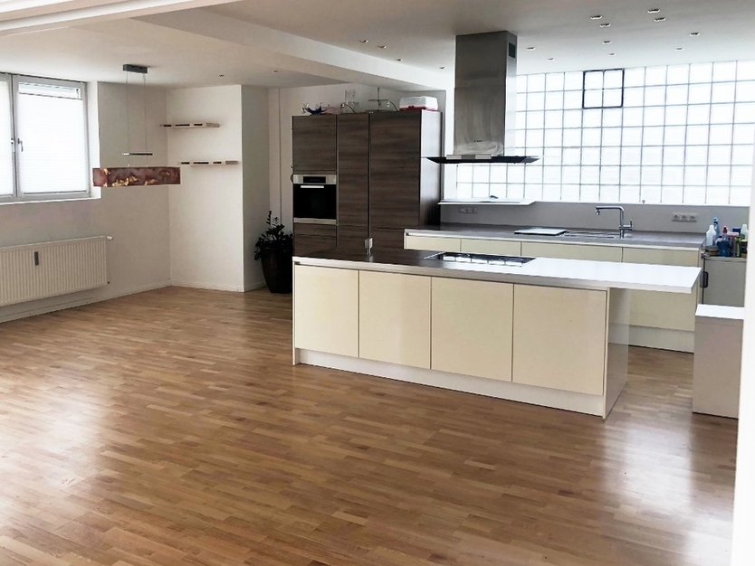 4-Zi.-LoftWohnung in Augsburg-Pfersee, modern saniert, für Paare oder kleine Familien