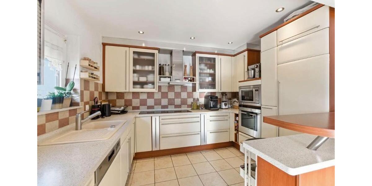Etagenwohnung Urmitz - 4 Zimmer, 117 m&sup2;, 315.000&euro; | Angebot:27128446
