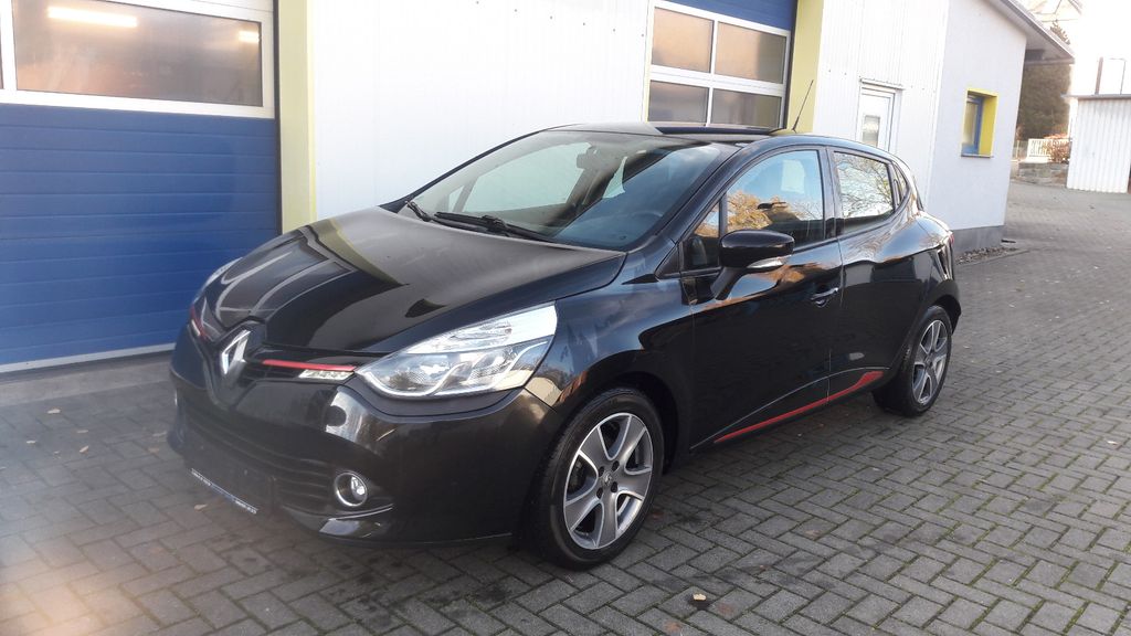 Renault Clio 141.333 km 5.990 &euro; Dresden 01157