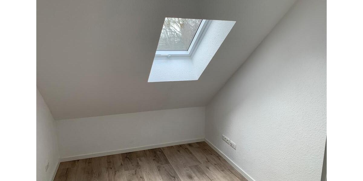 Dachgeschoßwohnung Oldenburg Bürgeresch - 2.5 Zimmer, 62 m&sup2;, 890&euro; | Angebot:25256227