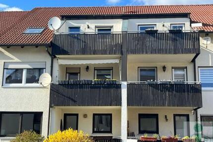 Schicke 3-Raum-DG-Wohnung mit Balkon und Einbauküche in 02629 Doberschau zu vermieten!