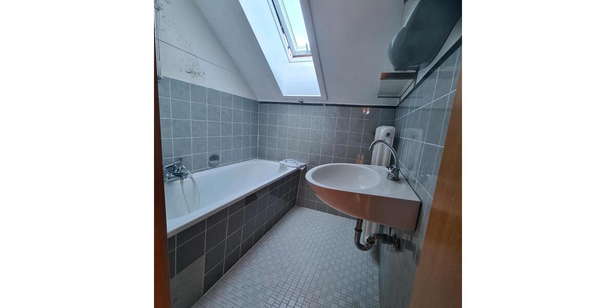 Dachgeschoßwohnung Marburg Cappel - 2 Zimmer, 45 m&sup2;, 600&euro; | Angebot:26312760