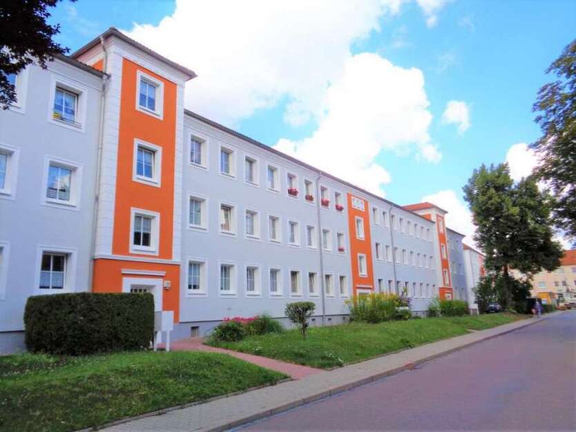 Wohnung zum Mieten in Braunsbedra 286 € 47.5 m²
