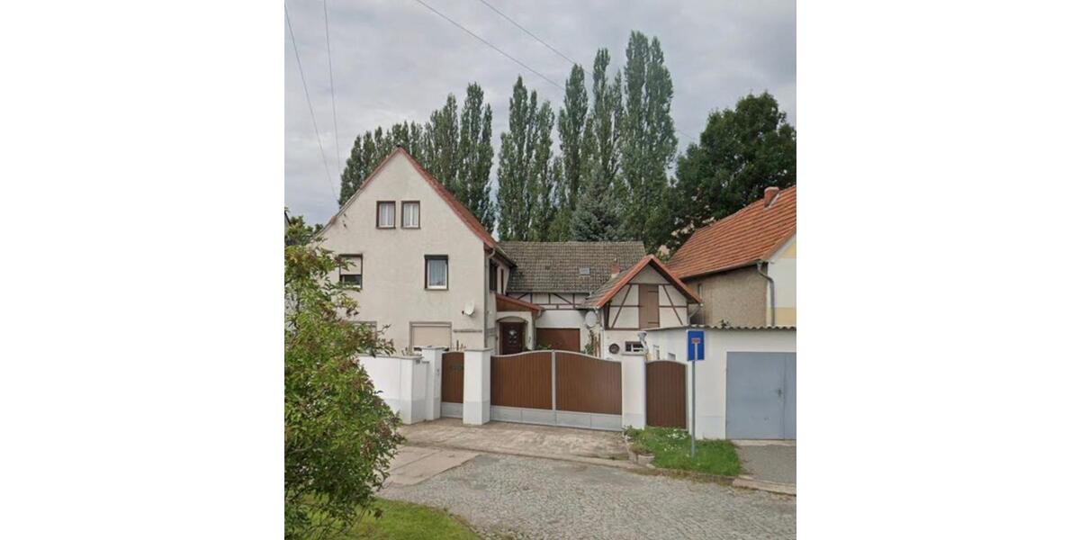 Hausgrundstück mit Garage zu verkaufen (Größe: 400m²) 9 zimmer