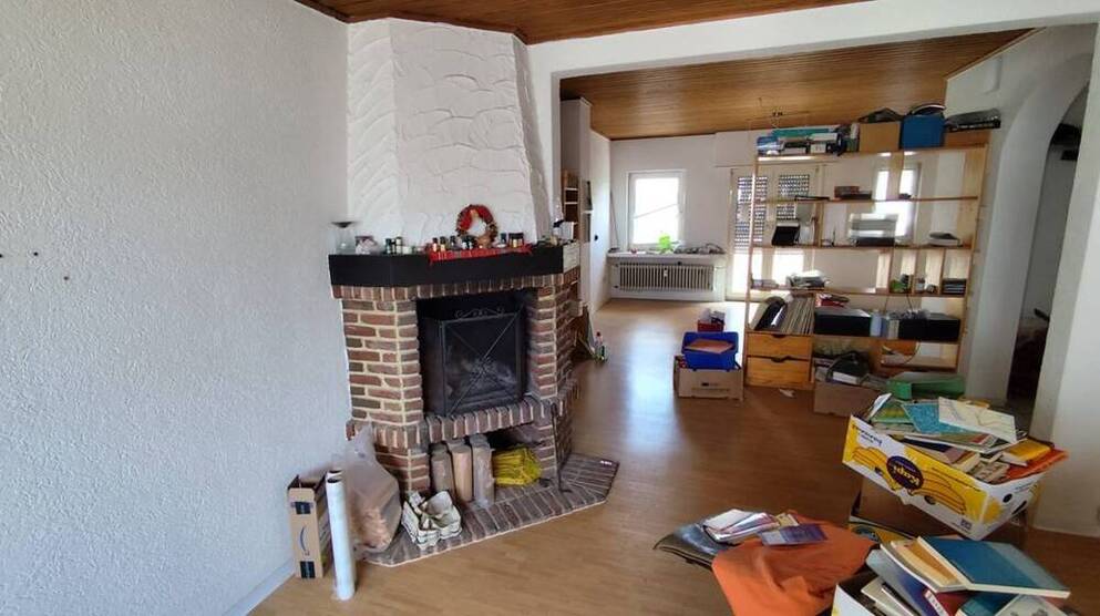 großzügige 3-Zimmer-Küche-Bad mit großem Balkon und Kaminofen