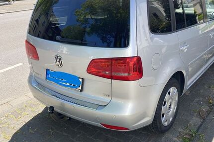 VW Touran 106.000 km 8.100 &euro; Bonn 53225