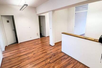 Gewerbeobjekt Hamburg Hamm - 4 Zimmer, 140 m&sup2;, 1.330&euro; | Angebot:26851819