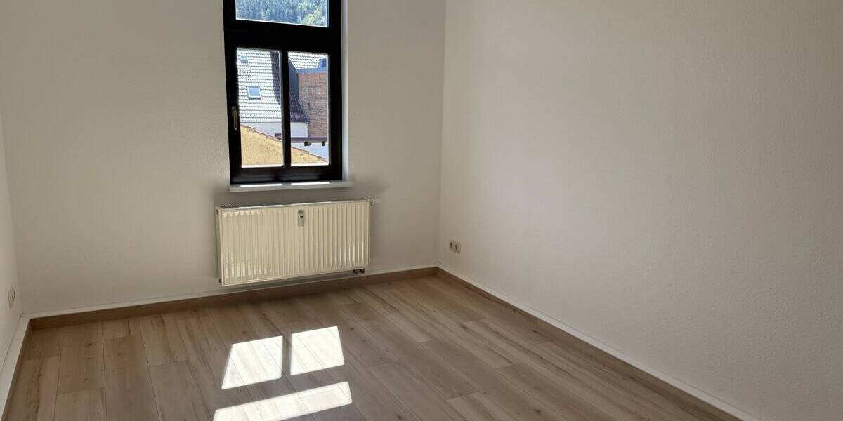 Mehrfamilienhaus, Wohnhaus Bad Blankenburg - 6 Zimmer, 141 m&sup2;, 175.000&euro; | Angebot:26683721