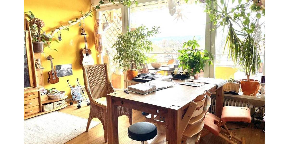 Wohlfühlwohnung mit drei Balkonen! 4 zimmer