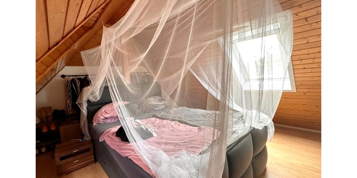 Dachgeschoßwohnung Heuchlingen - 4 Zimmer, 87 m&sup2;, 600&euro; | Angebot:26403086