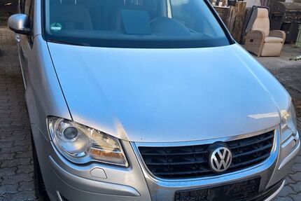 VW Touran 370.000 km 2.200 &euro; AURA A.D. SAALE 97717
