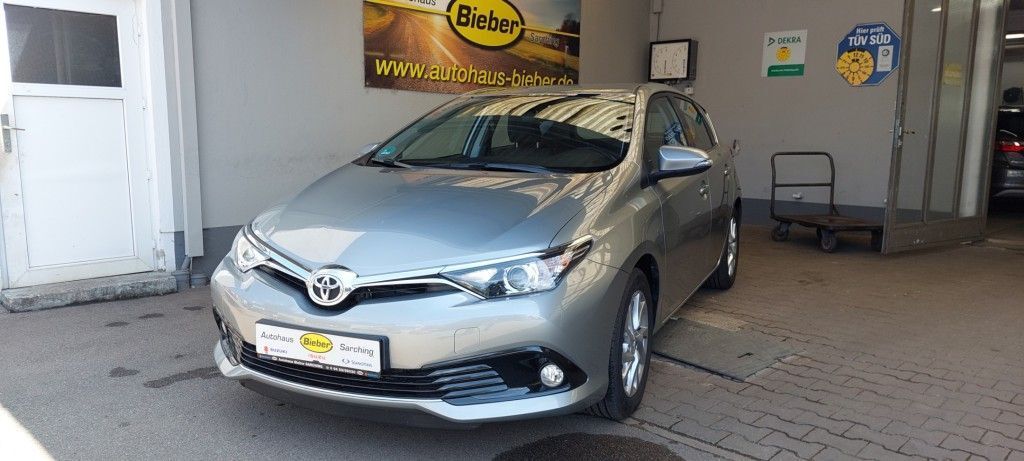 Toyota Auris 32.200 km 14.700 € Sarching 93092