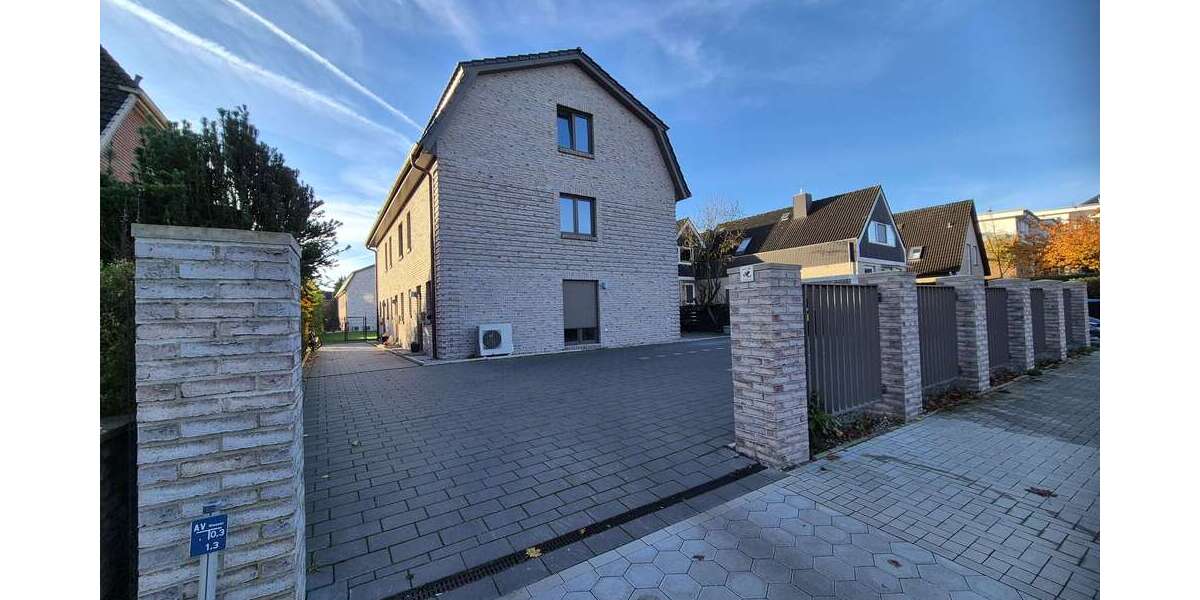 Haus zum Mieten in Norderstedt 2.160 € 102 m² 3.5 zimmer