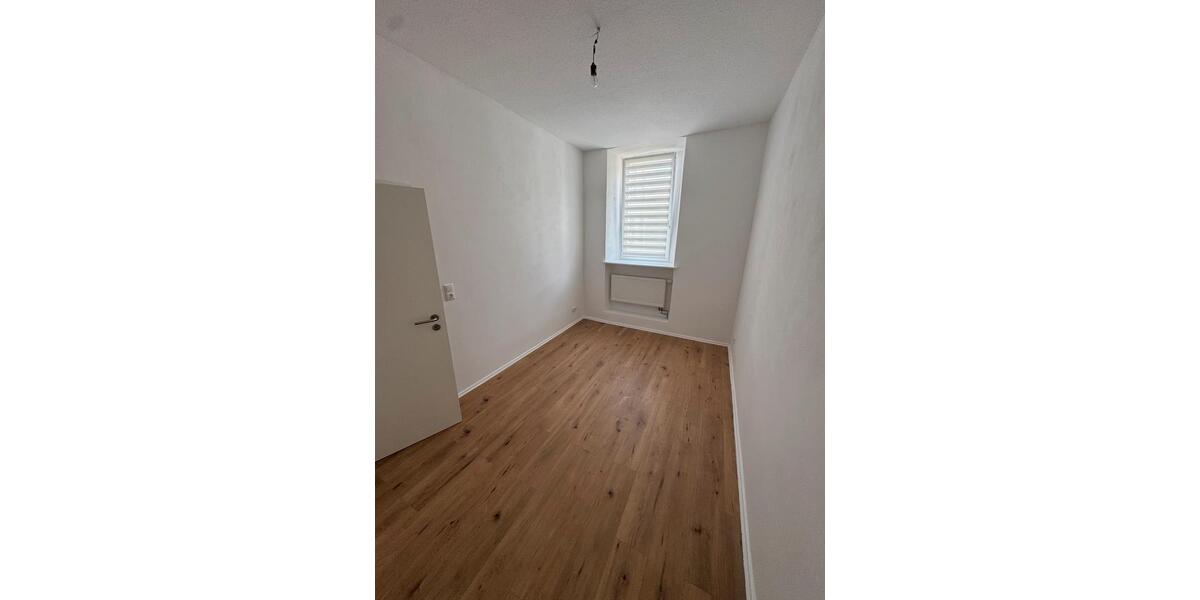 Erdgeschoßwohnung Hof Altstadt - 3 Zimmer, 64 m&sup2;, 195.000&euro; | Angebot:26399365